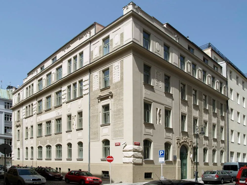 Kolej AMU — CHATA v obci Staré Město