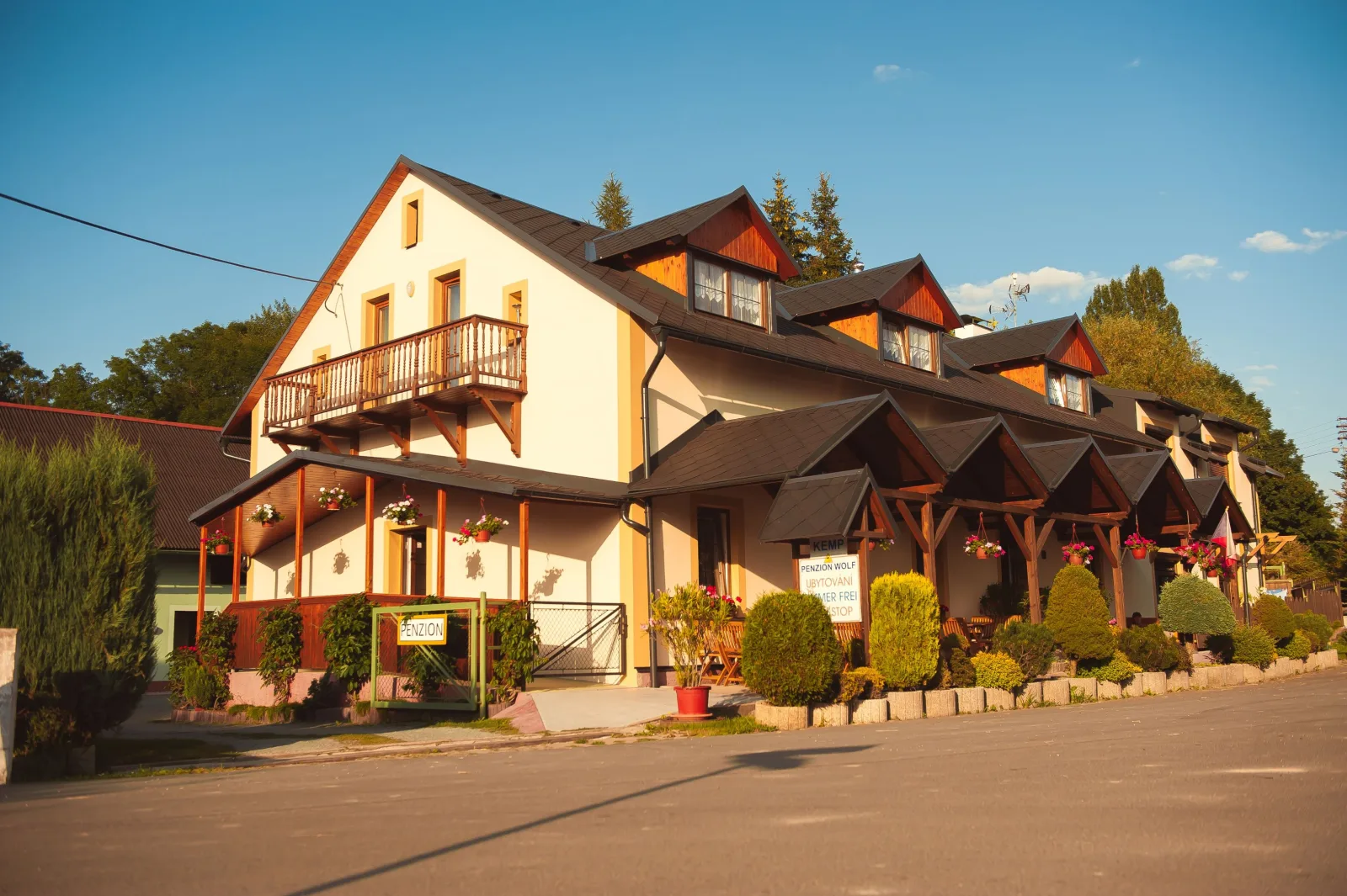 Penzion & Autokemp WOLF — GUESTHOUSE in Provodov-Šonov