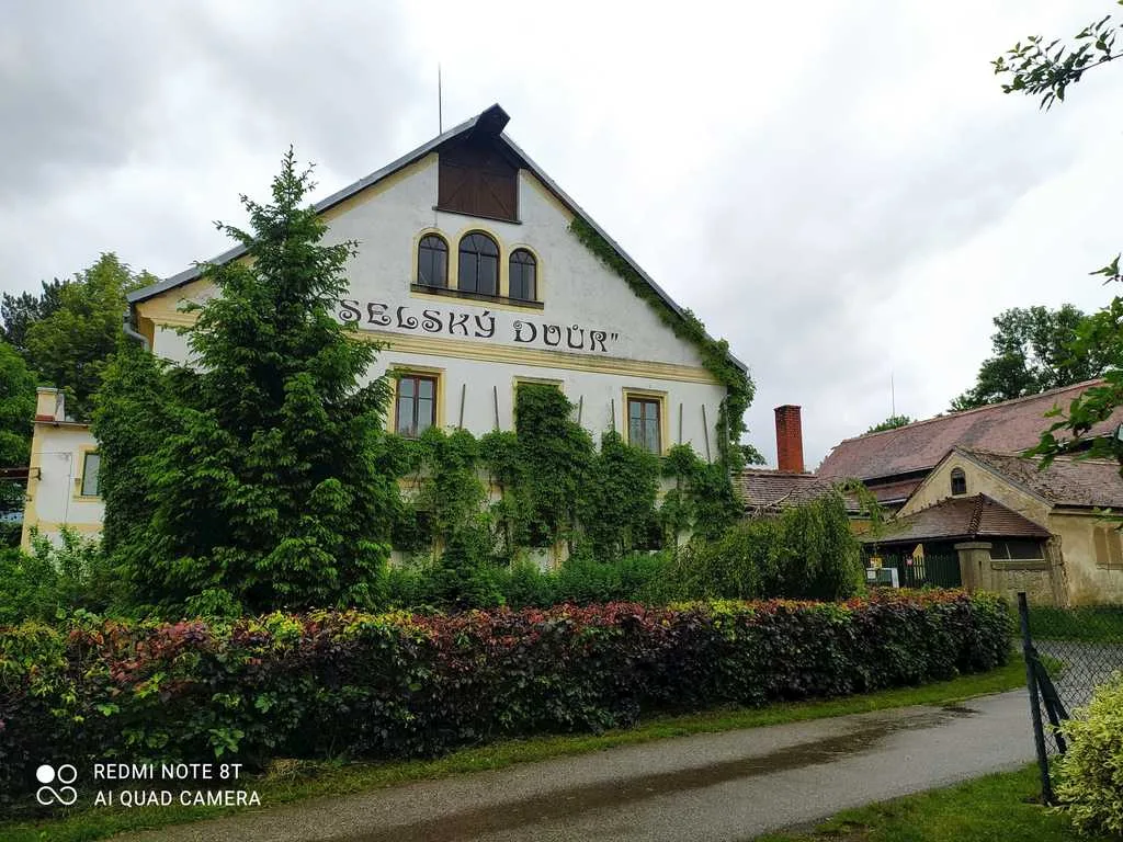 Penzion Selský dvůr — GUESTHOUSE in Raspenava