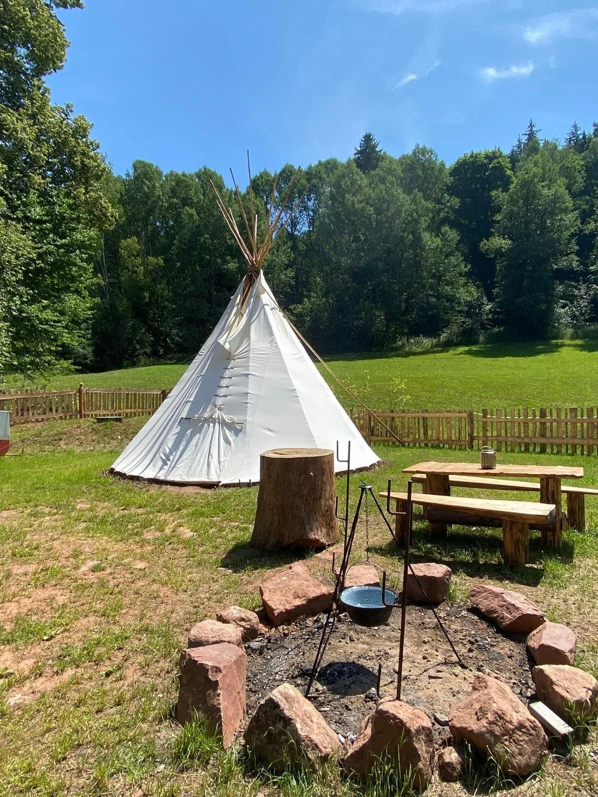 Chata Pod Lesem a Teepee — fotografie 2