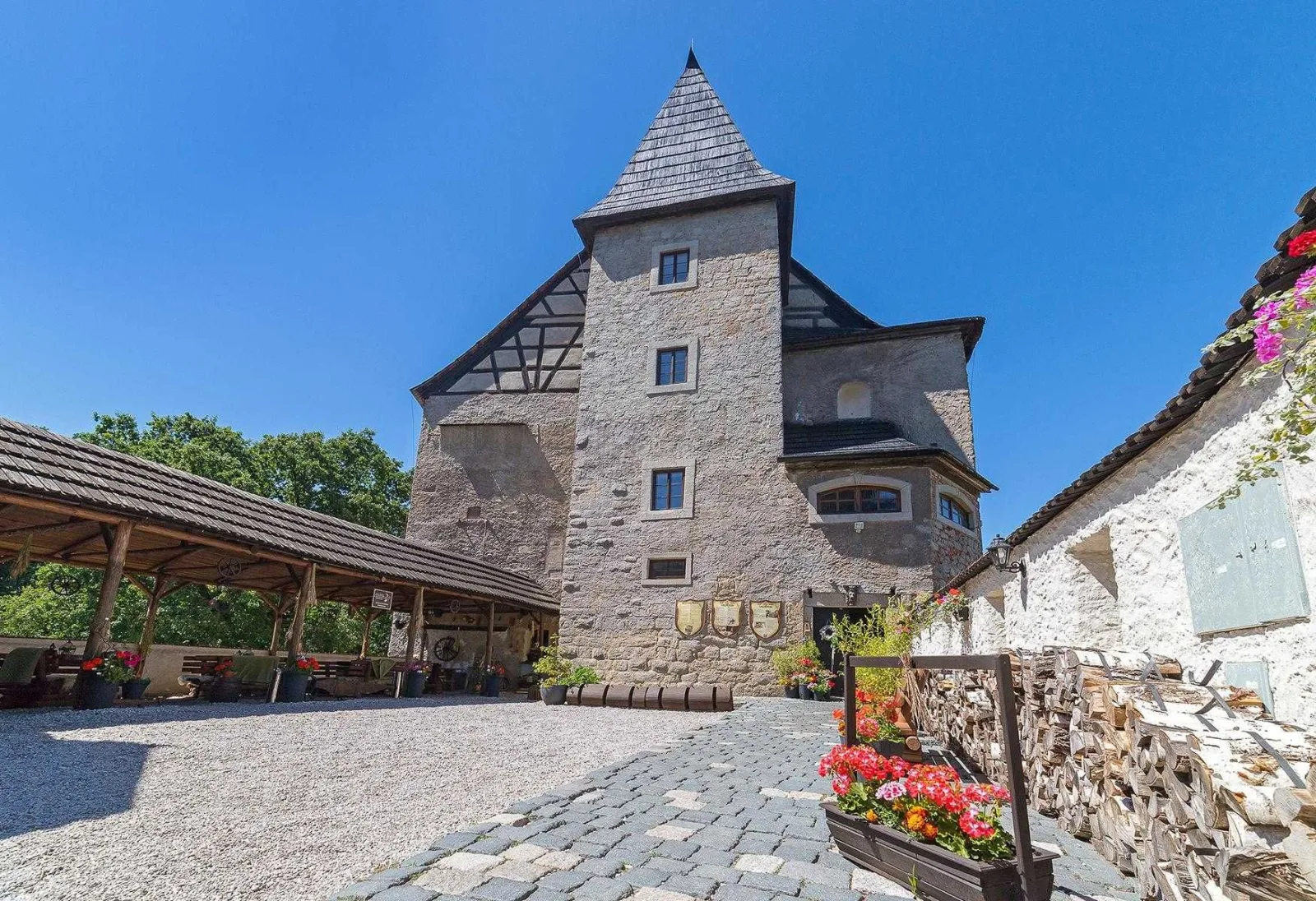 Hrad Vildštejn — GUESTHOUSE in Skalná