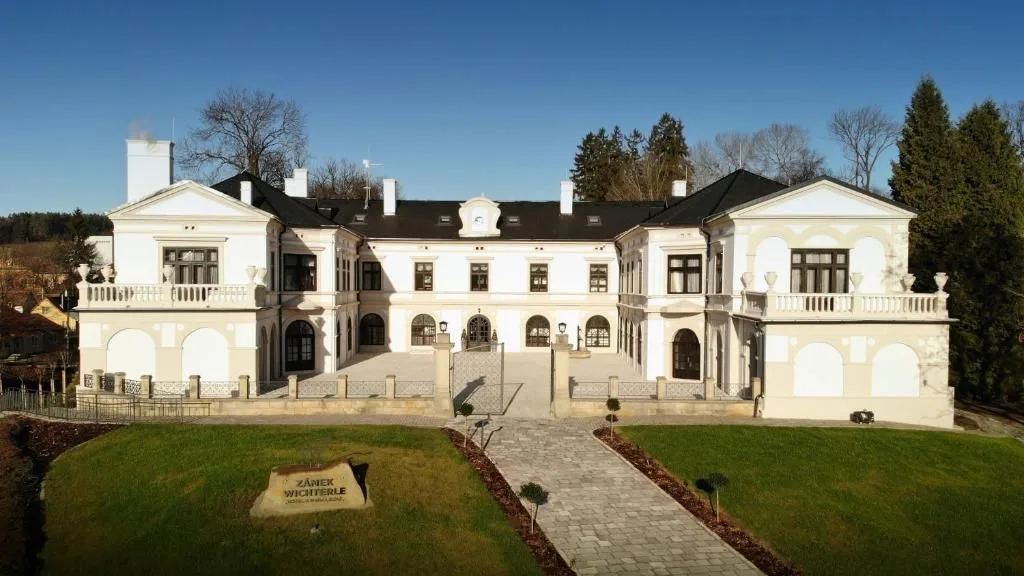 Zámek Wichterle — HOTEL itt: Slavičín