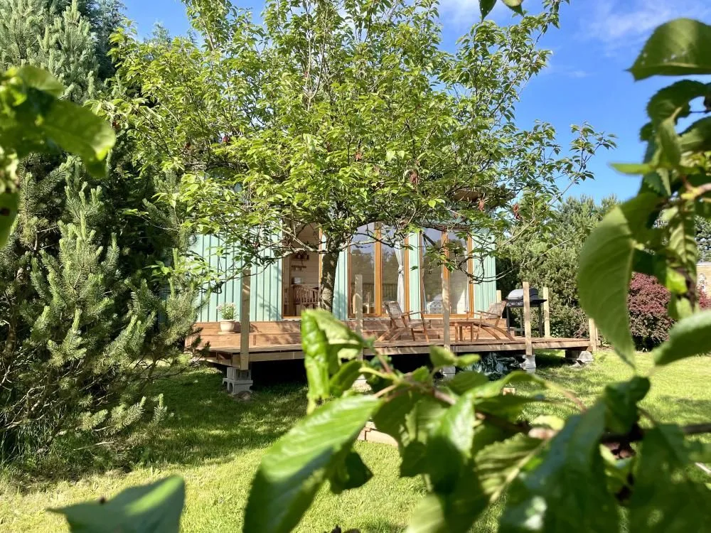 Apartmány U Mluvících Kamenů & Eko zahrada — APARTMENT in Staré Křečany