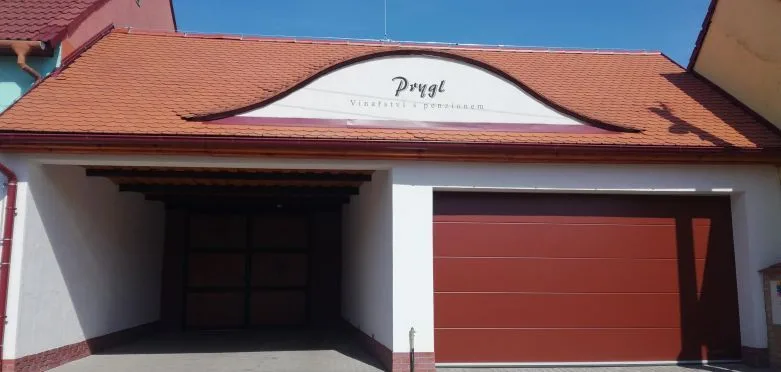 Penzion Vinařství Prygl — GUESTHOUSE in Starý Poddvorov