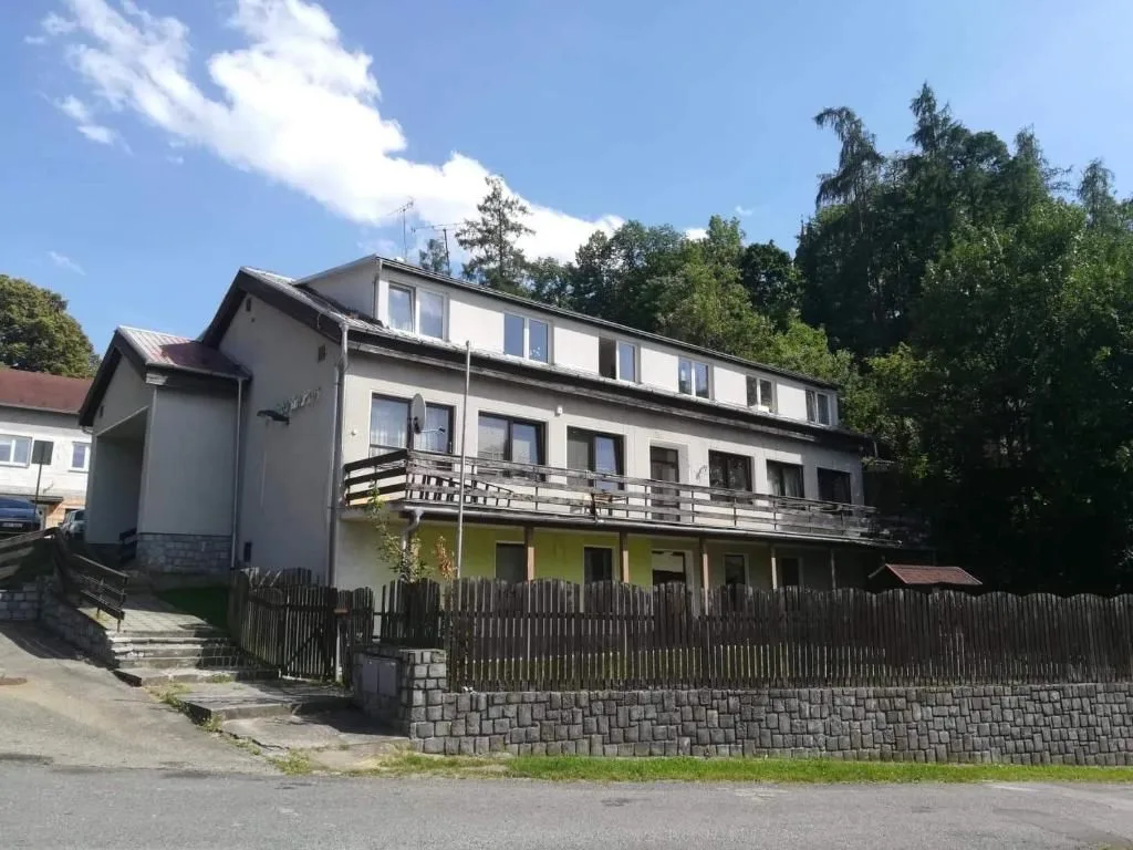 Hobití doupě — GUESTHOUSE in Stražisko