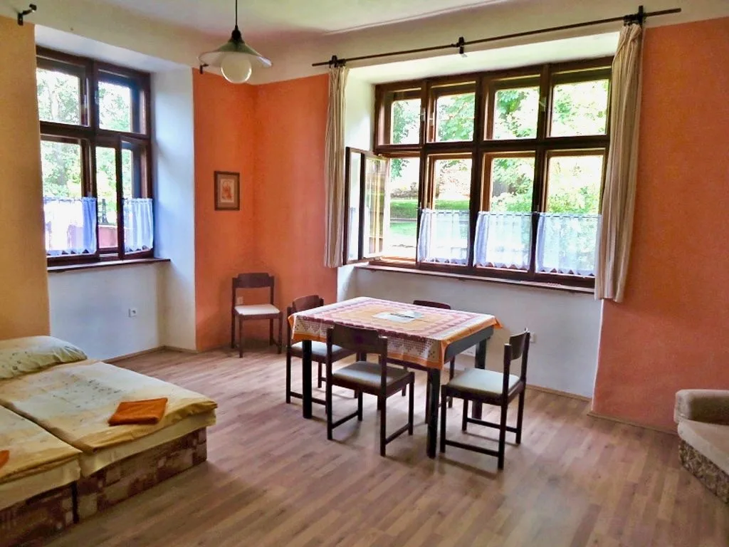 Ubytování na faře — APARTMENT in Sudoměřice u Bechyně