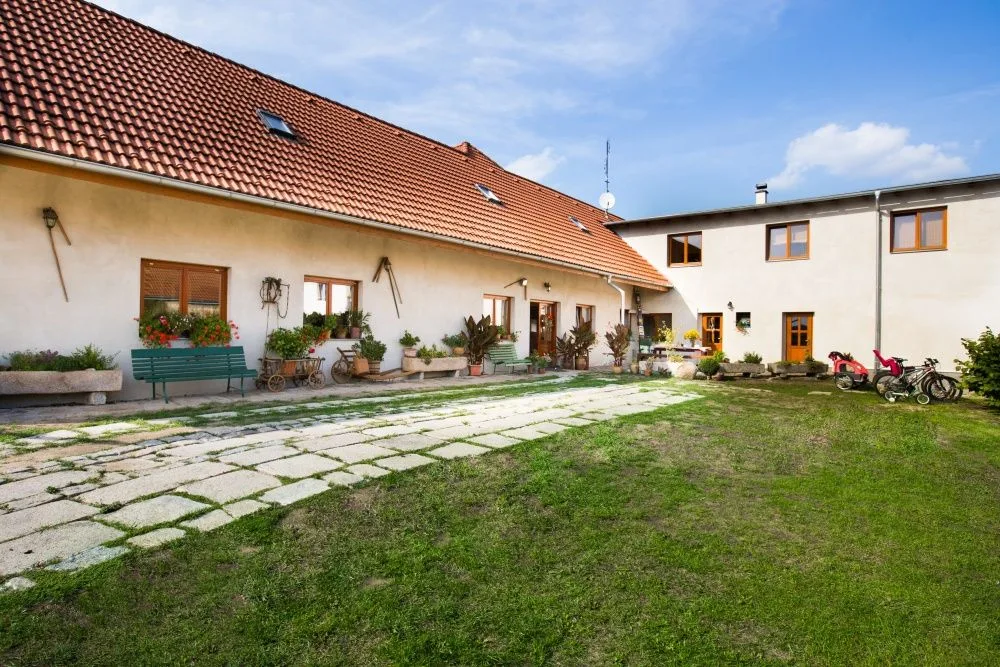 Penzion u Lípy — PENSJONAT w Suchdol nad Lužnicí