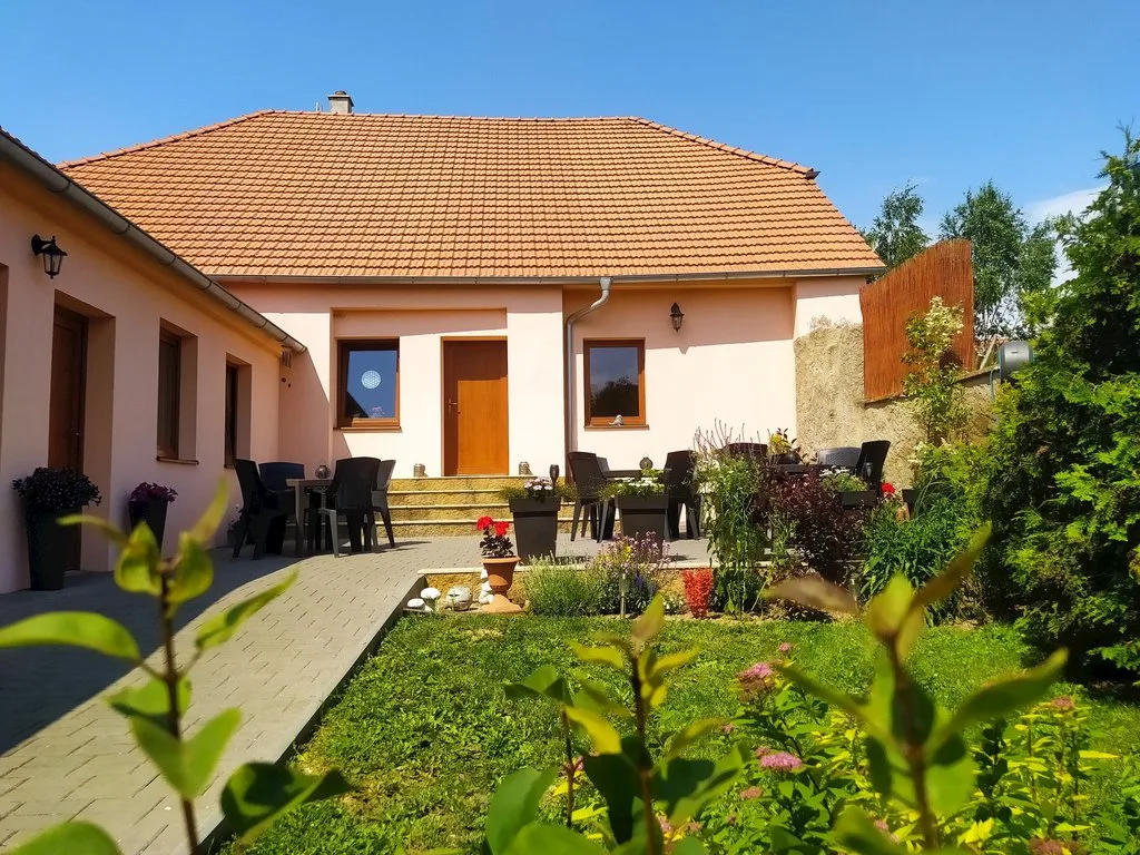 Penzion Vinařství Zephyr — PENZION v obci Šatov