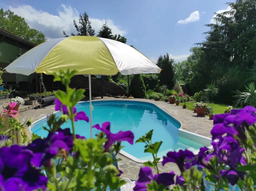 Royal Garden Apartments
