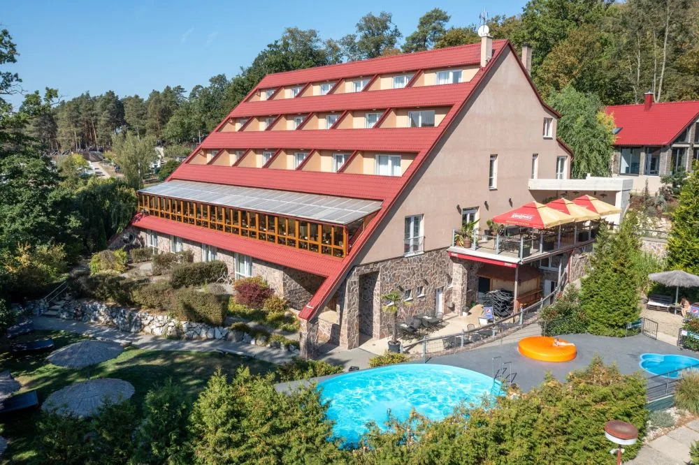 Penzion M Resort Vranovská pláž — GUESTHOUSE in Štítary