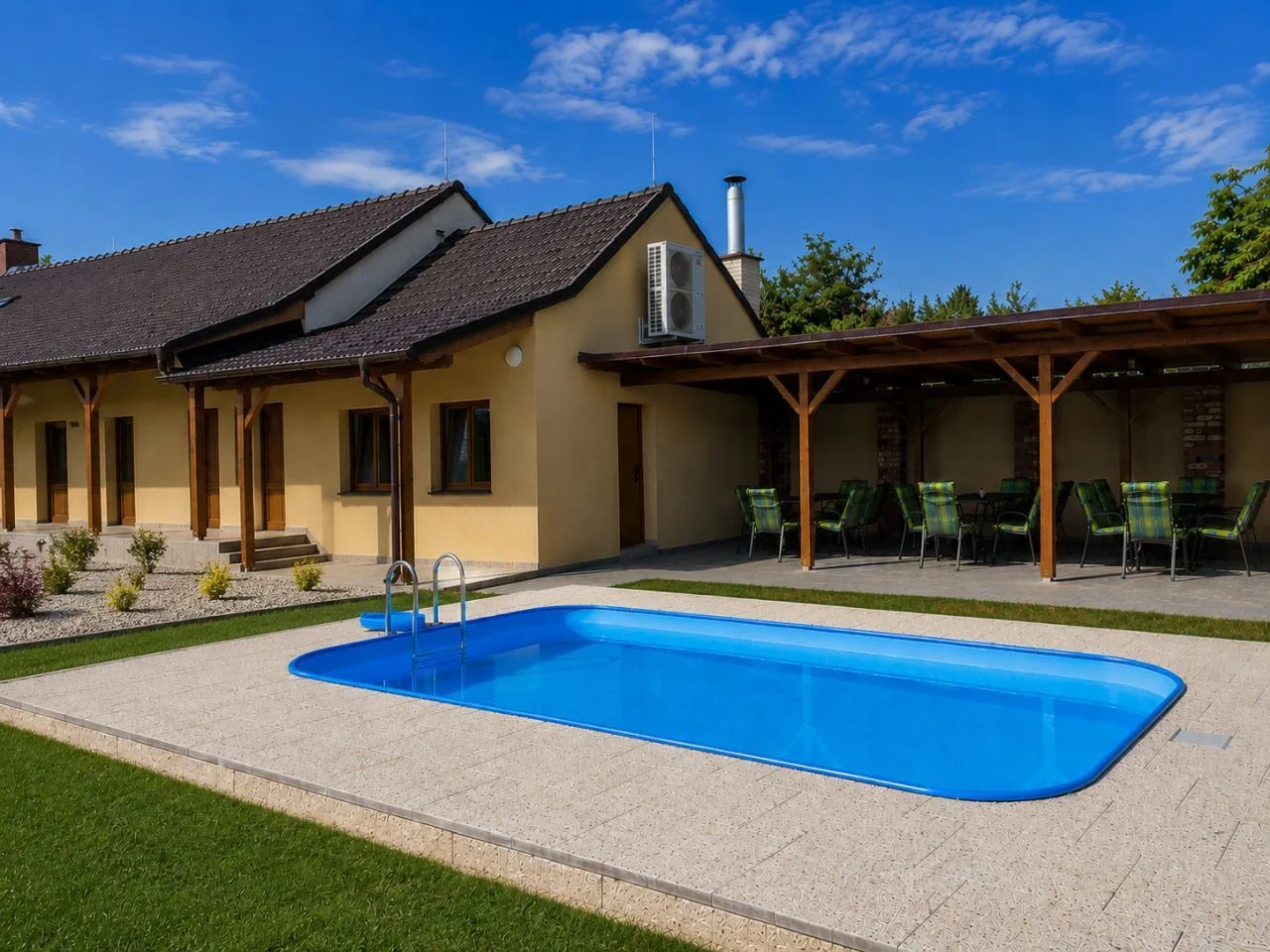Penzion u Kyjovky — GUESTHOUSE in Týnec