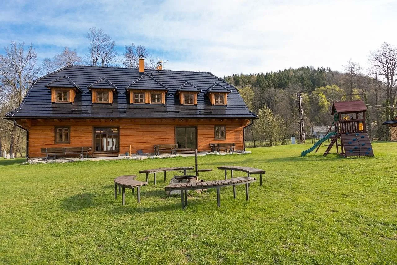 Roubenka Pod Čapím vrchem — CHALUPA v obci Vernířovice