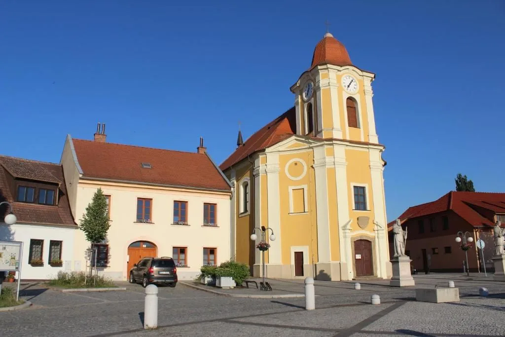 Apartmán U Kostela — APARTAMENT w Veselí nad Moravou