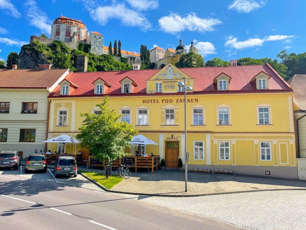 Hotel Pod Zámkem - Moravský Jadran — HOTEL in Vranov nad Dyjí