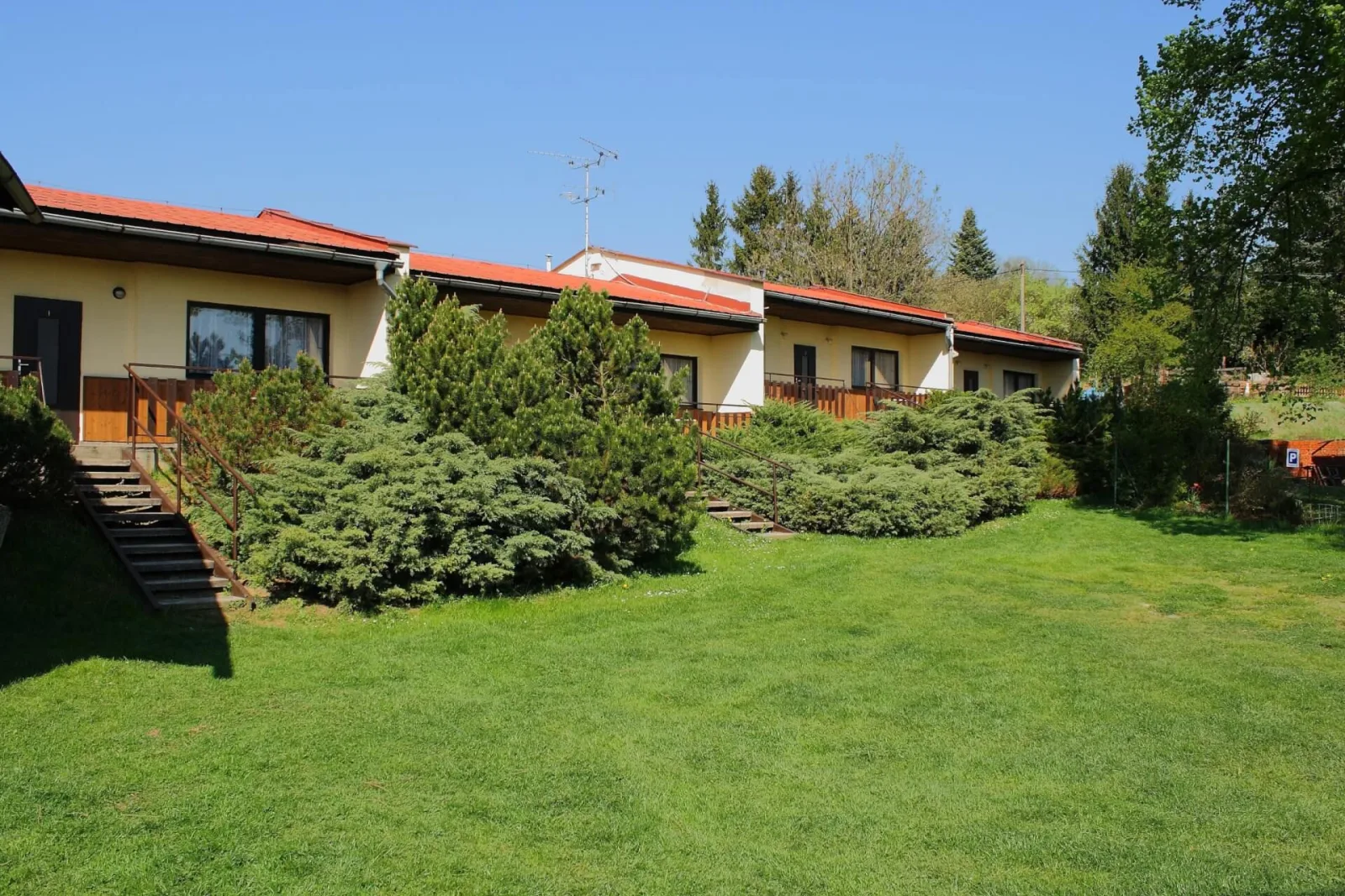 Bungalovy Ratibořice —  v obci Zlíč
