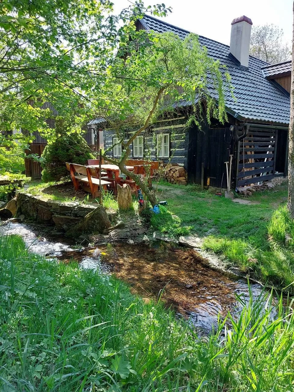 Roubenka u potoka — CHALUPA v obci Výprachtice
