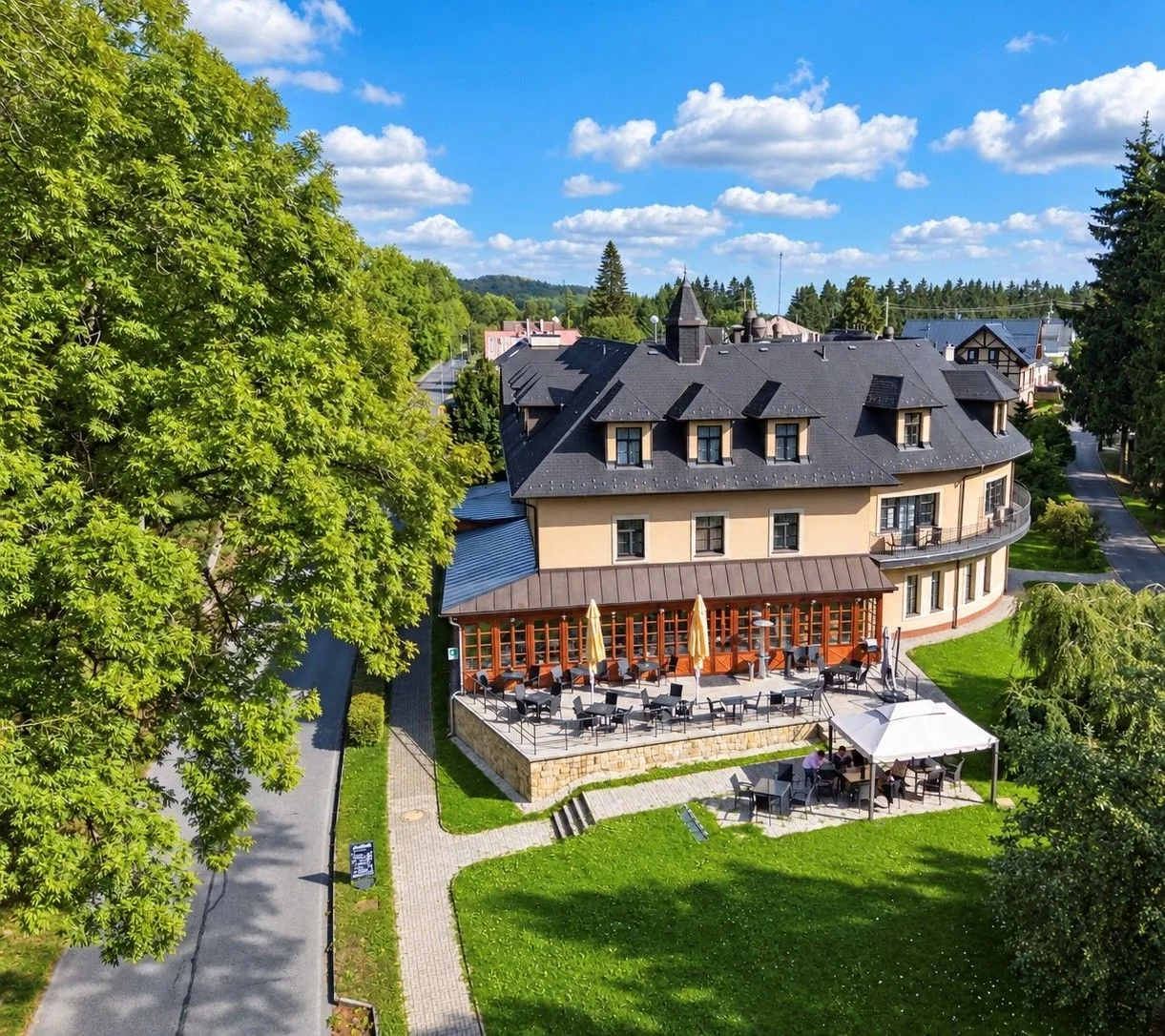 Wellness Golf Hotel Morris — HOTEL in Zádub-Závišín