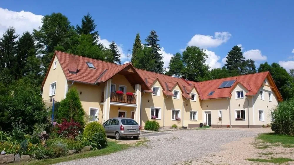 Wellness Penzion Agáta — PENZION v obci Žďár