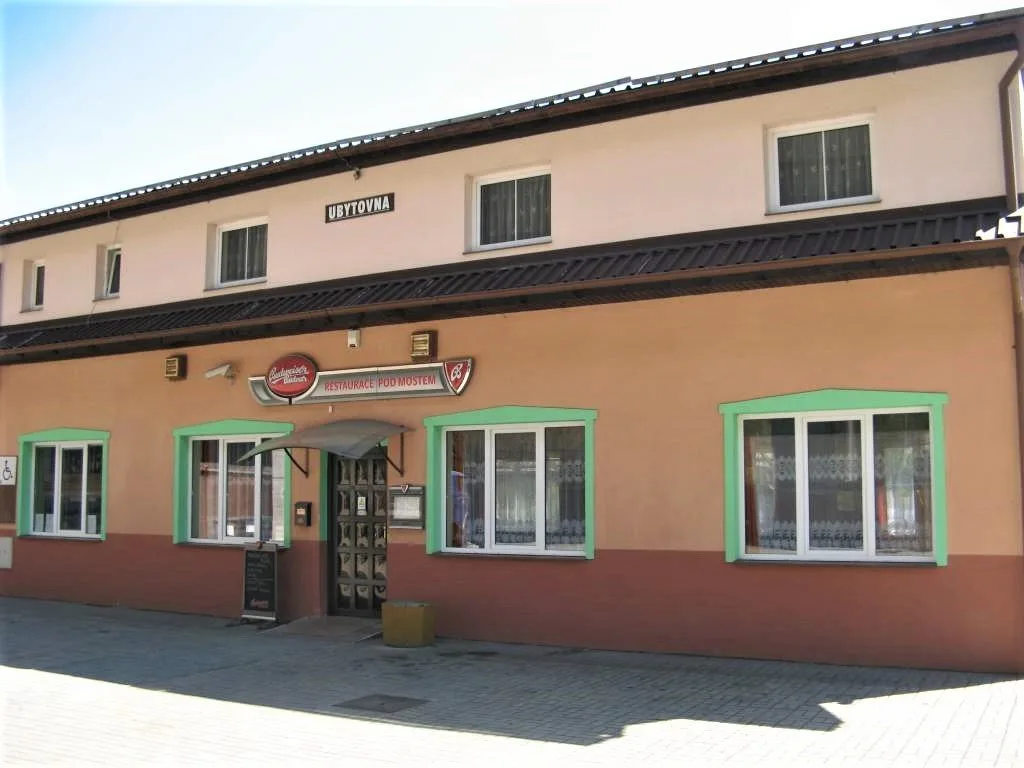 Ubytovna Pod mostem — HÜTTE in Dalovice