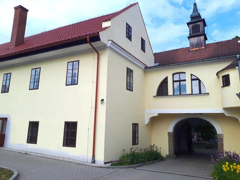 Zámek Drahonice — photo 2