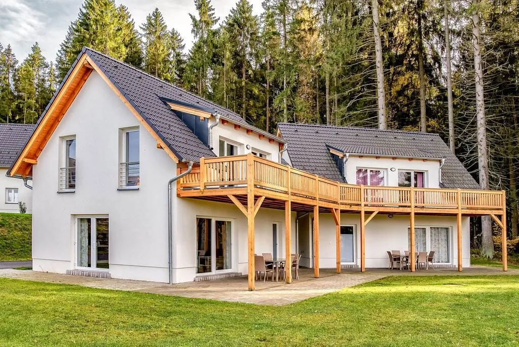 Lipno Club SPA - 4 domy na břehu Lipna — COTTAGE in Frymburk